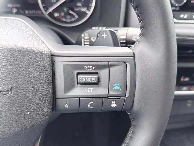 2026 Everest White Pearl Tricoat Nissan Rogue Dark Armor FWD SUV