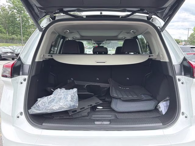 2026 Everest White Pearl Tricoat Nissan Rogue Dark Armor FWD SUV