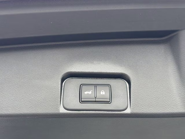 2026 Everest White Pearl Tricoat Nissan Rogue Dark Armor FWD SUV