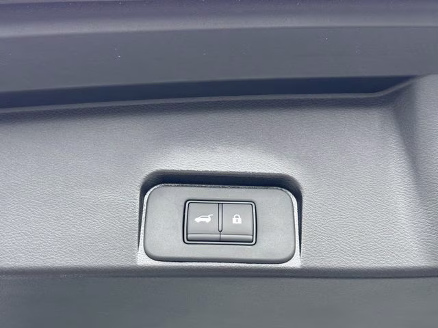 2026 Everest White Pearl Tricoat Nissan Rogue Dark Armor FWD SUV