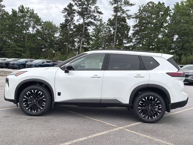 2026 Everest White Pearl Tricoat Nissan Rogue Dark Armor FWD SUV