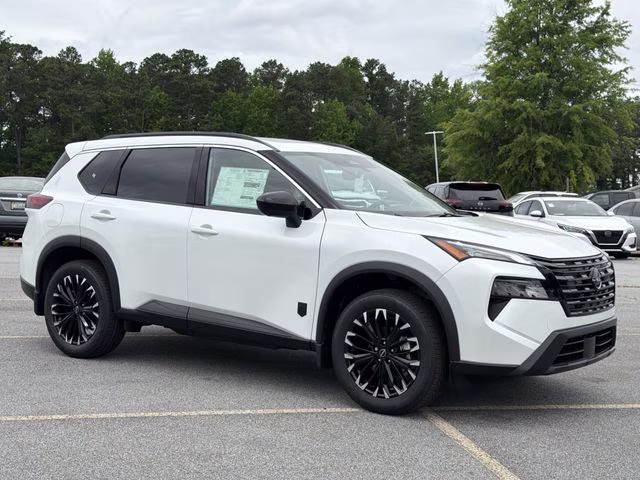 2026 Everest White Pearl Tricoat Nissan Rogue Dark Armor FWD SUV