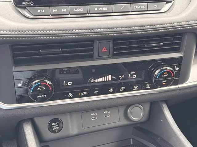 2026 Everest White Pearl Tricoat Nissan Rogue Dark Armor FWD SUV