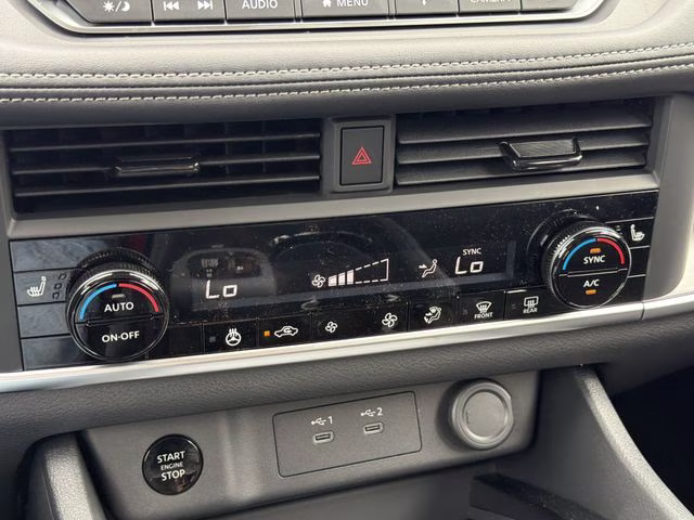 2026 Everest White Pearl Tricoat Nissan Rogue Dark Armor AWD SUV