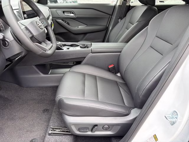 2026 Everest White Pearl Tricoat Nissan Rogue Dark Armor AWD SUV