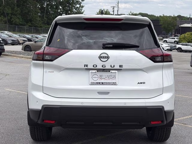 2026 Everest White Pearl Tricoat Nissan Rogue Dark Armor AWD SUV