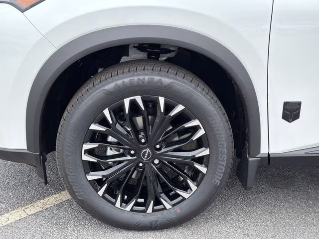 2026 Everest White Pearl Tricoat Nissan Rogue Dark Armor AWD SUV