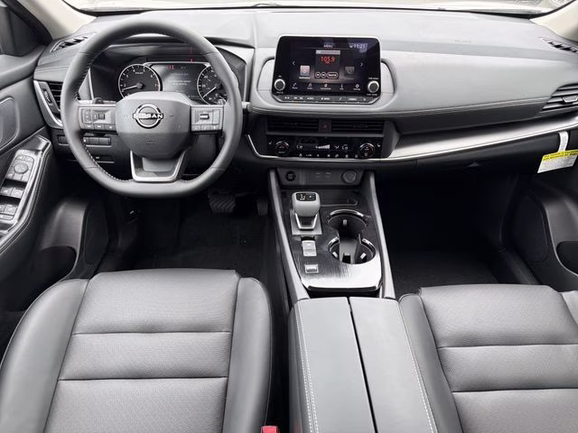 2026 Everest White Pearl Tricoat Nissan Rogue Dark Armor FWD SUV