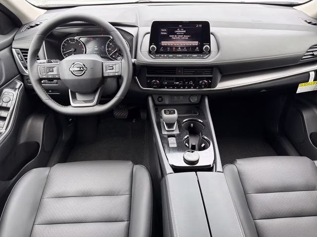 2026 Everest White Pearl Tricoat Nissan Rogue Dark Armor AWD SUV
