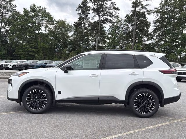 2026 Everest White Pearl Tricoat Nissan Rogue Dark Armor AWD SUV