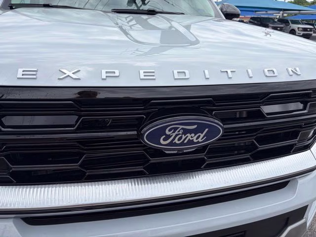 2026 Silver Ford Expedition Platinum 4X4 SUV