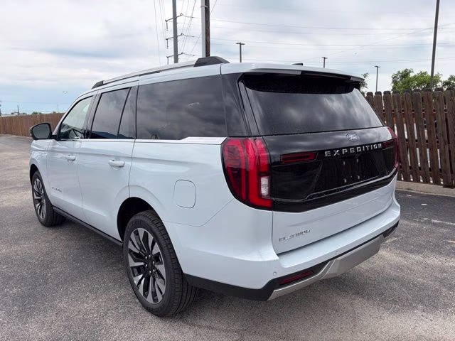 2026 Silver Ford Expedition Platinum 4X4 SUV