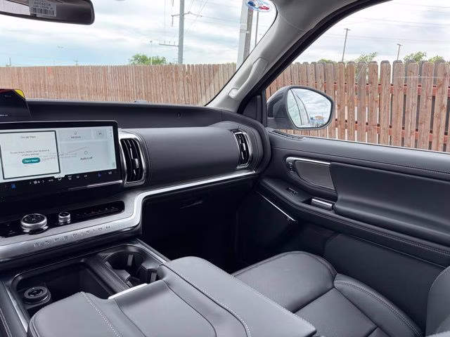 2026 Silver Ford Expedition Platinum 4X4 SUV