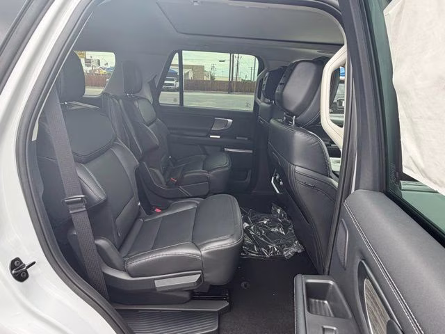 2026 Silver Ford Expedition Platinum 4X4 SUV