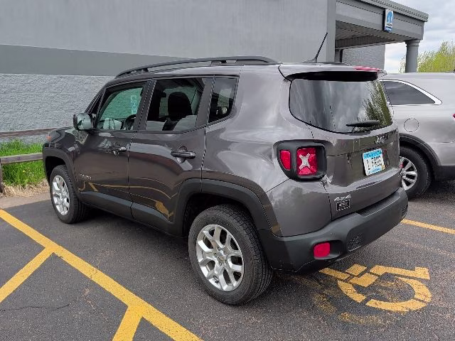 2017 Granite Crystal Metallic Clearcoat Jeep Renegade Latitude 4X4 SUV