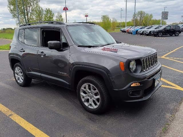 2017 Granite Crystal Metallic Clearcoat Jeep Renegade Latitude 4X4 SUV