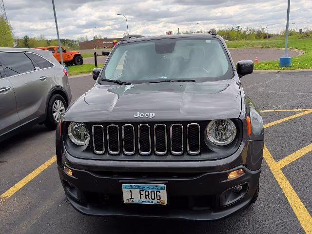 2017 Granite Crystal Metallic Clearcoat Jeep Renegade Latitude 4X4 SUV