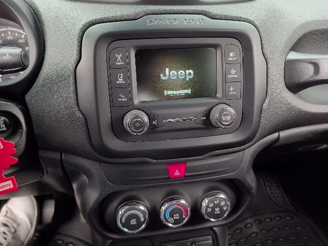 2017 Granite Crystal Metallic Clearcoat Jeep Renegade Latitude 4X4 SUV
