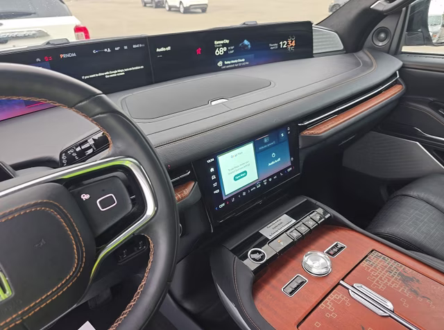2025 Crystal White Metallic CC Lincoln Navigator Black Label 4X4 SUV