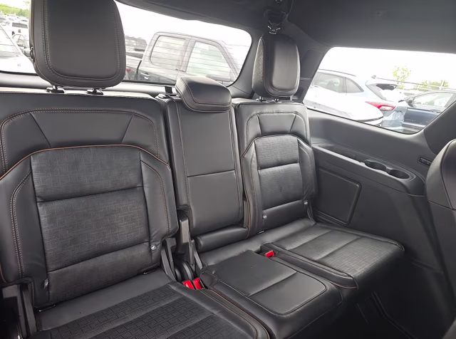 2025 Crystal White Metallic CC Lincoln Navigator Black Label 4X4 SUV