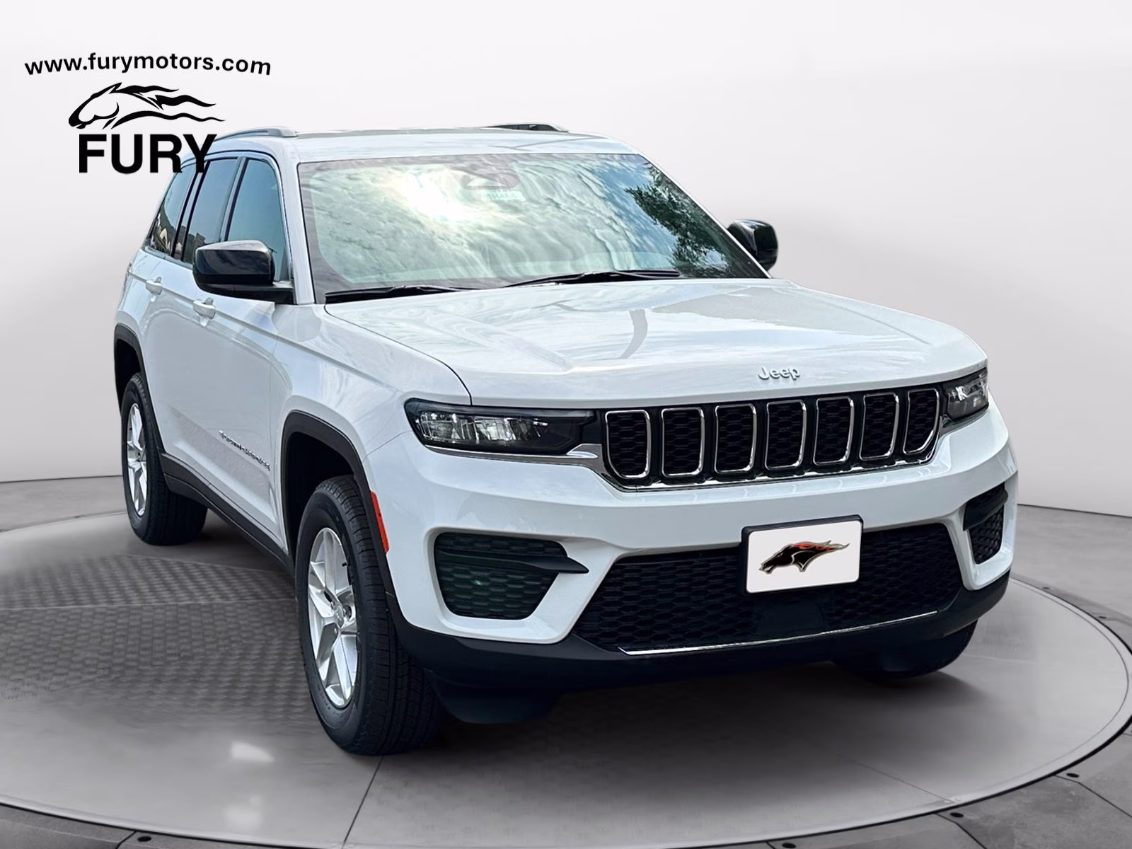 2026 Bright White Clearcoat Jeep Grand Cherokee Laredo 4X4 SUV