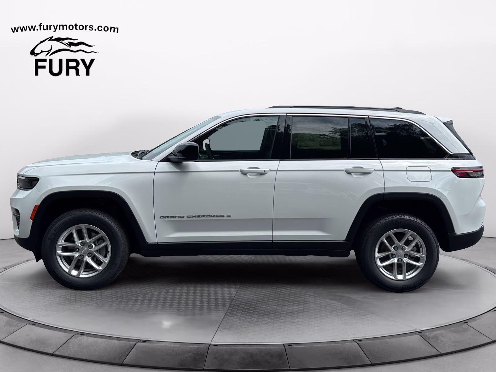 2026 Bright White Clearcoat Jeep Grand Cherokee Laredo 4X4 SUV