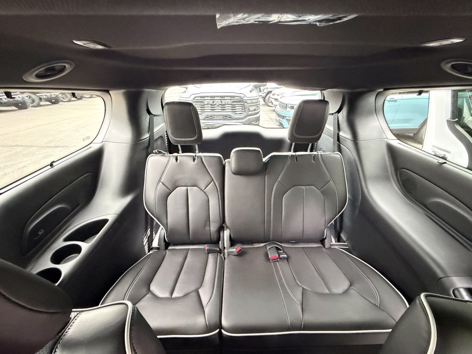 2027 Bright White Clearcoat Chrysler Pacifica Limited AWD Van