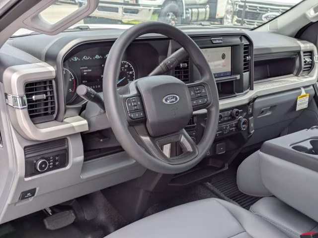2026 Oxford White Ford Super Duty F-450 DRW XL 4X4 Truck