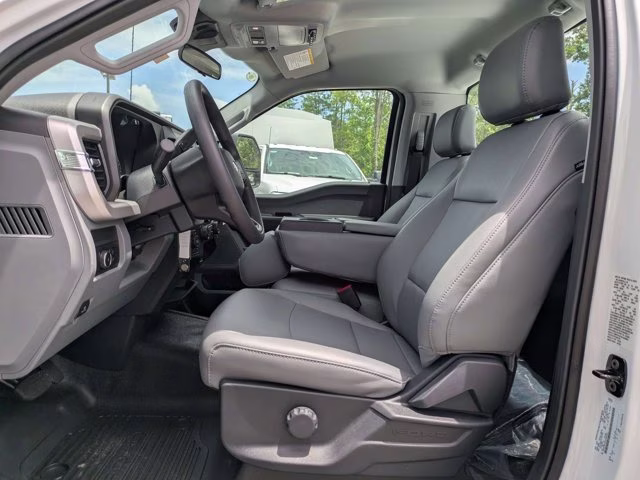 2026 Oxford White Ford Super Duty F-450 DRW XL 4X4 Truck