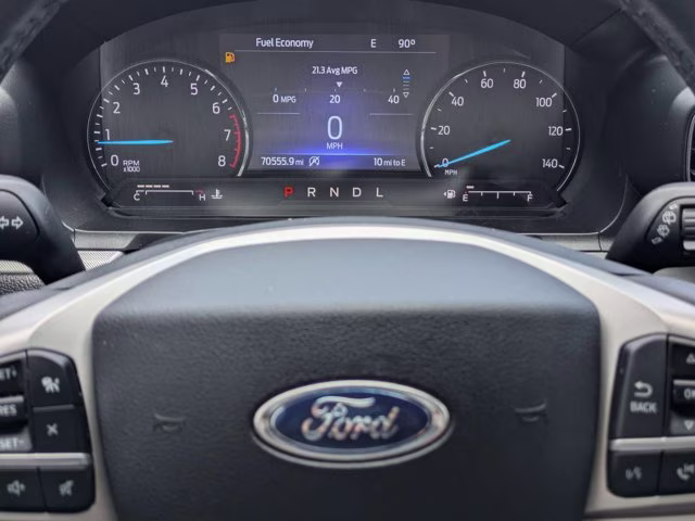 2021 Oxford White Ford Explorer XLT 4X4 SUV