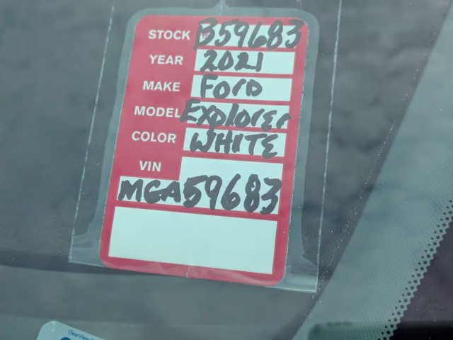 2021 Oxford White Ford Explorer XLT 4X4 SUV