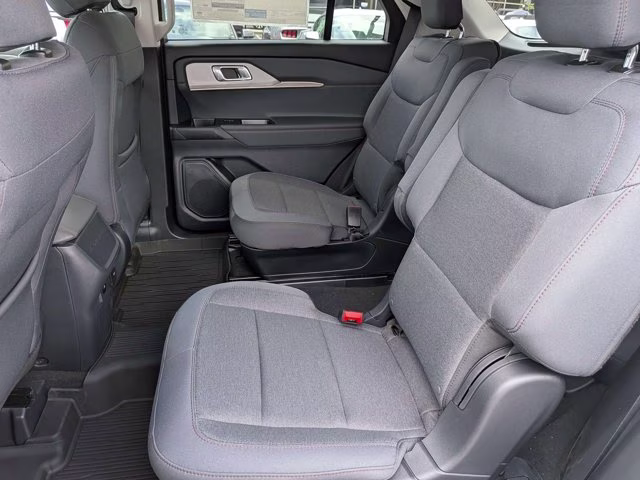 2026 White Metallic Ford Explorer Active 4X4 SUV