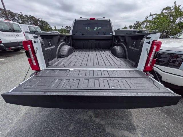 2026 White Ford Super Duty F-250 SRW LARIAT 4X4 Truck