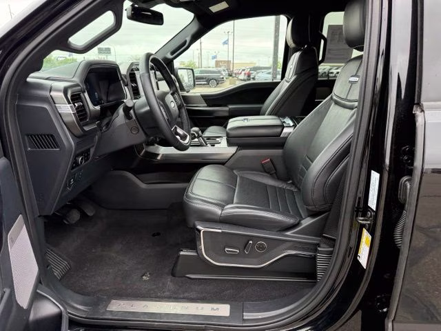 2025 Agate Black Metallic Ford F-150 Platinum 4X4 Truck