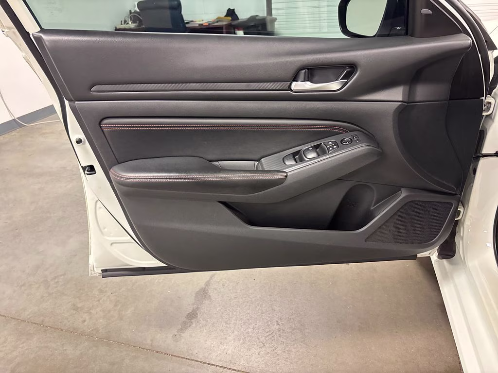 2020 Glacier White Nissan Altima 2.5 SR FWD Sedan