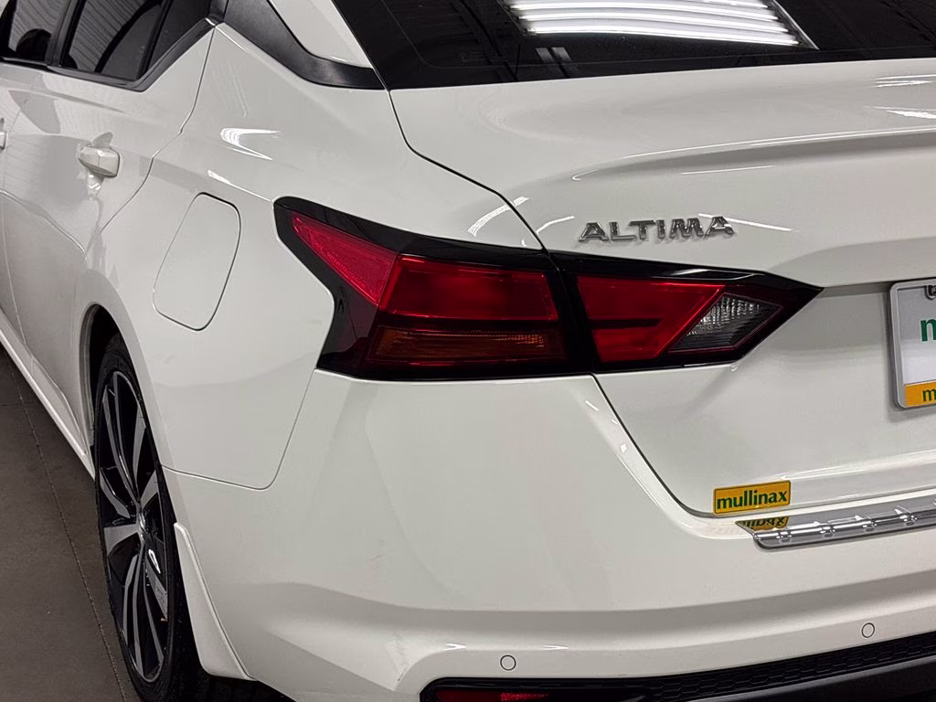 2020 Glacier White Nissan Altima 2.5 SR FWD Sedan
