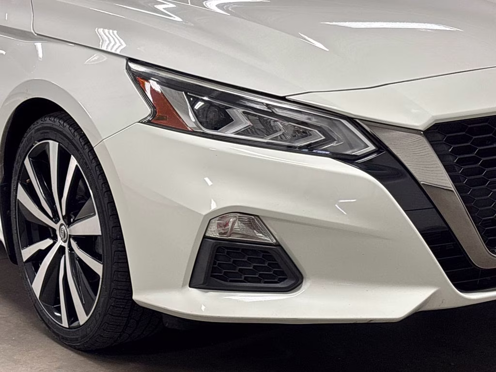2020 Glacier White Nissan Altima 2.5 SR FWD Sedan