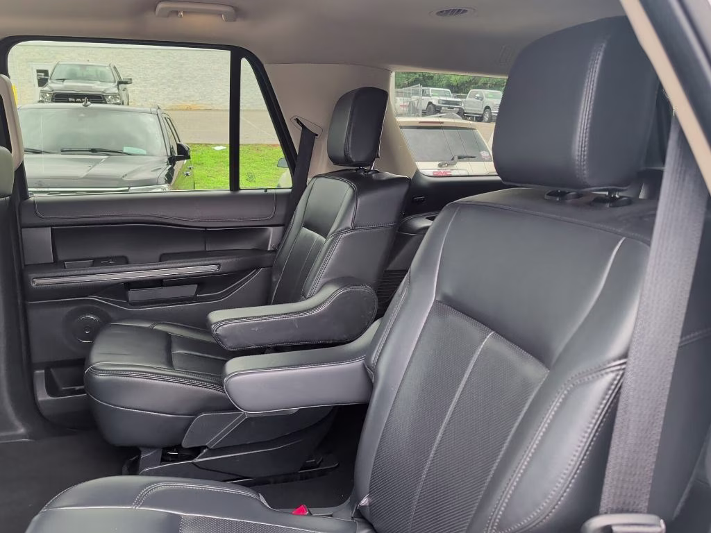 2024 Oxford White Ford Expedition XLT RWD SUV