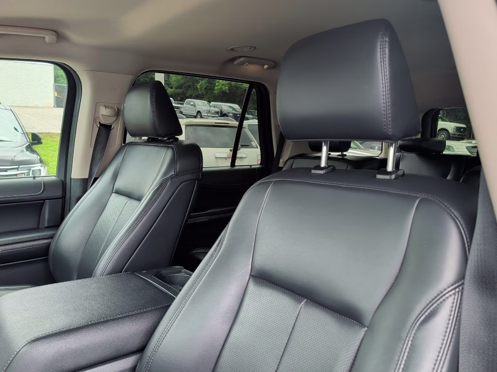 2024 Oxford White Ford Expedition XLT RWD SUV