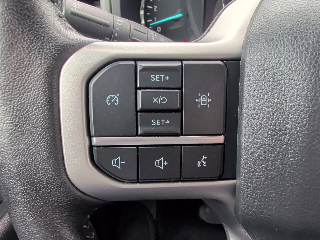 2024 Oxford White Ford Expedition XLT RWD SUV