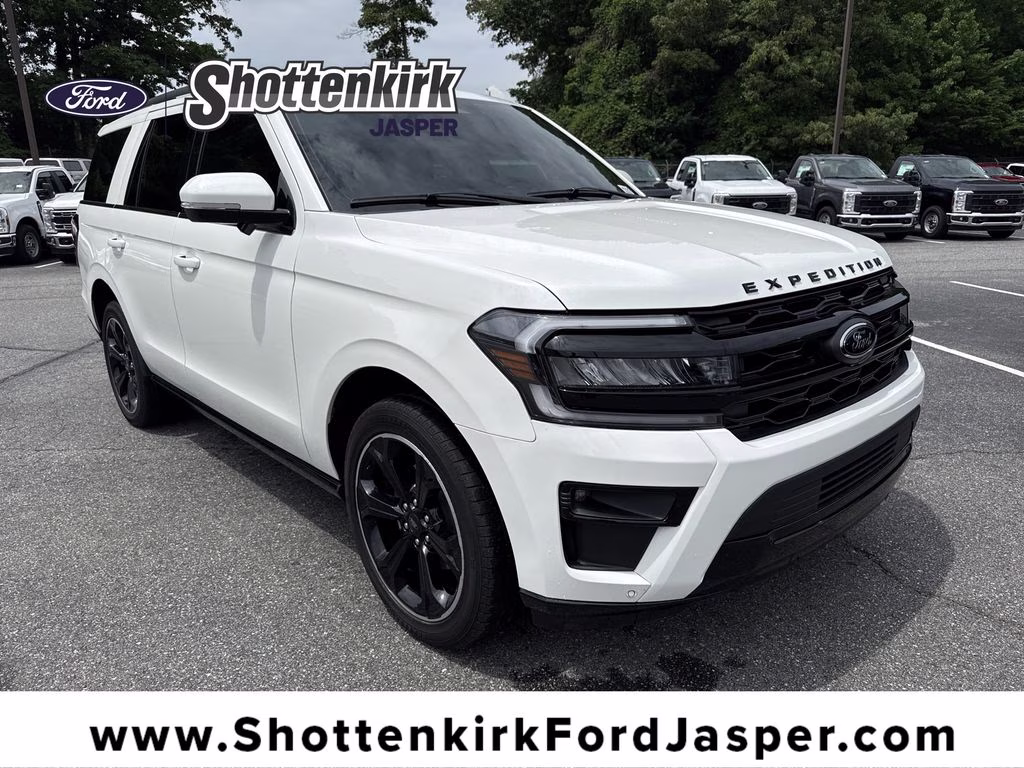 2024 Ford Expedition Limited's photo