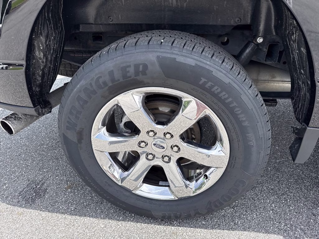 2023 Agate Black Metallic Ford F-150 Lariat 4X4 Truck