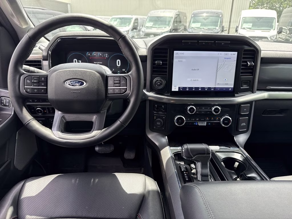 2023 Agate Black Metallic Ford F-150 Lariat 4X4 Truck