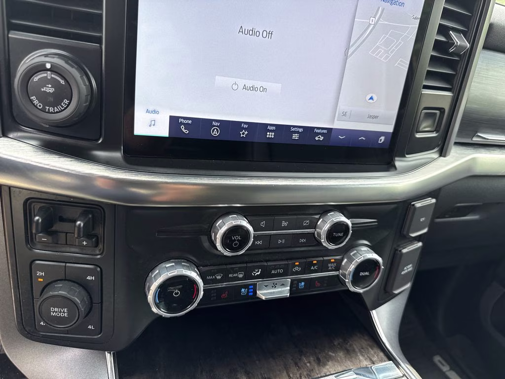 2023 Agate Black Metallic Ford F-150 Lariat 4X4 Truck