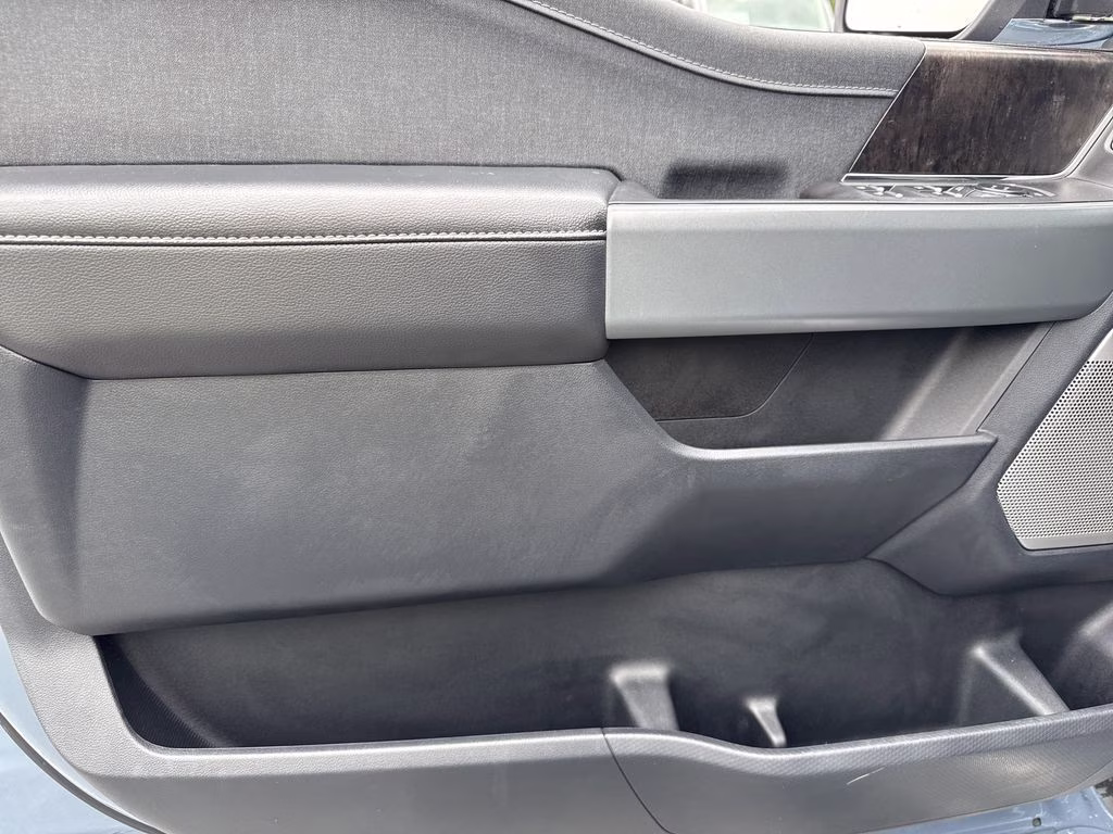 2023 Azure Gray Metallic Tri-Coat Ford F-150 Lariat 4X4 Truck