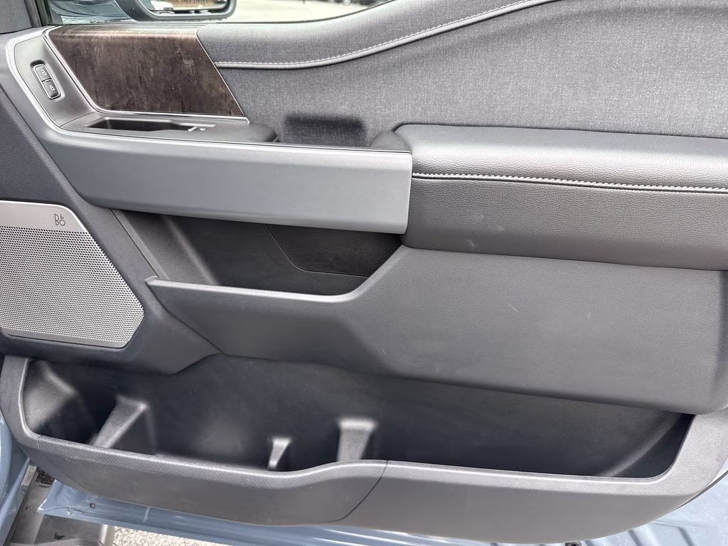 2023 Azure Gray Metallic Tri-Coat Ford F-150 Lariat 4X4 Truck