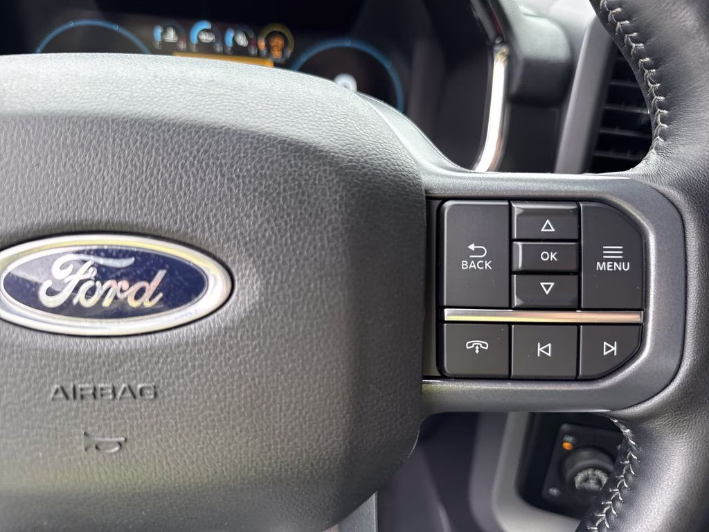 2023 Azure Gray Metallic Tri-Coat Ford F-150 Lariat 4X4 Truck