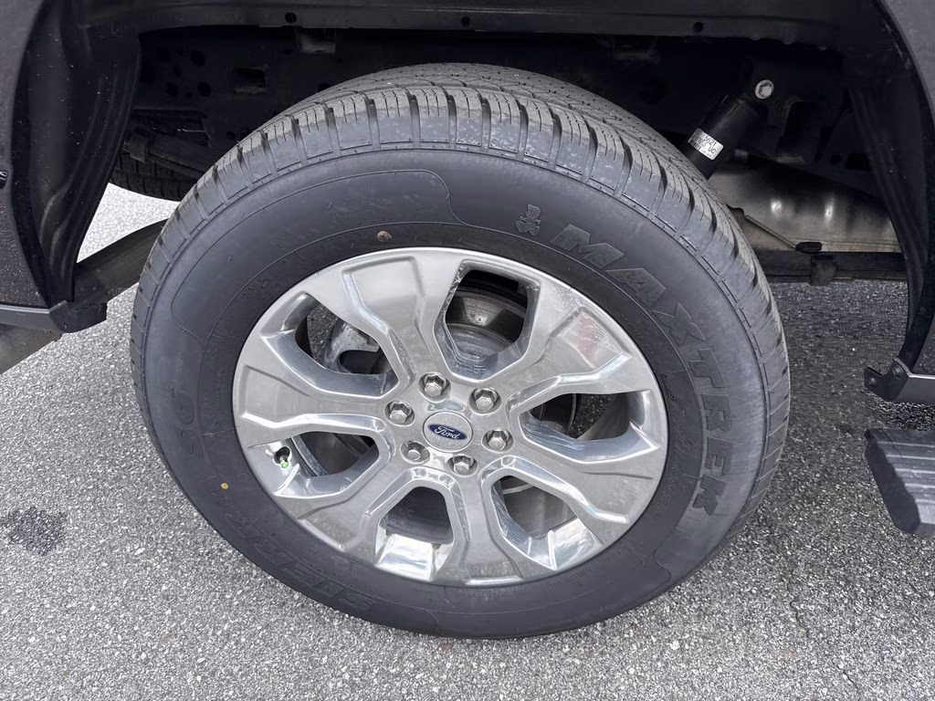 2022 Agate Black Metallic Ford F-150 Platinum 4X4 Truck