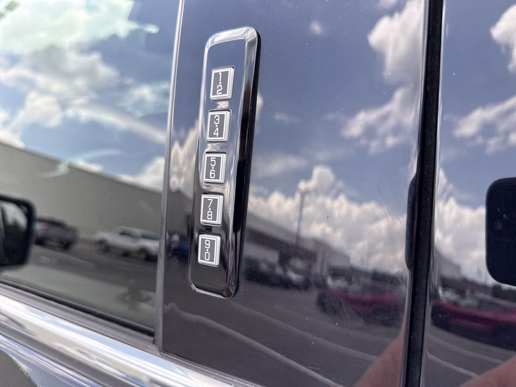 2022 Agate Black Metallic Ford F-150 Platinum 4X4 Truck