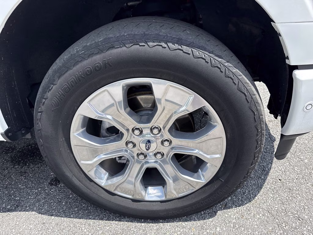 2023 Star White Metallic Tri-Coat Ford F-150 Platinum 4X4 Truck
